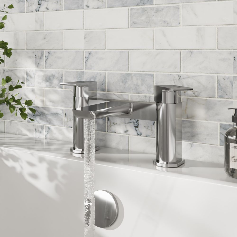 Muro Chrome Bath Filler Mixer Tap - Image 3